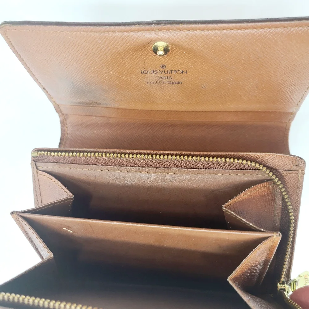 Louis Vuitton Monogram Bifold Wallet_4